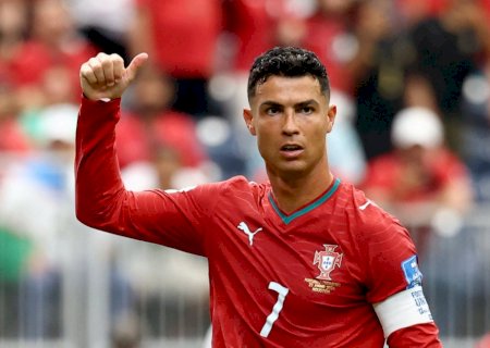 Cristiano Ronaldo se incomoda com pergunta sobre Messi e se recusa a responder