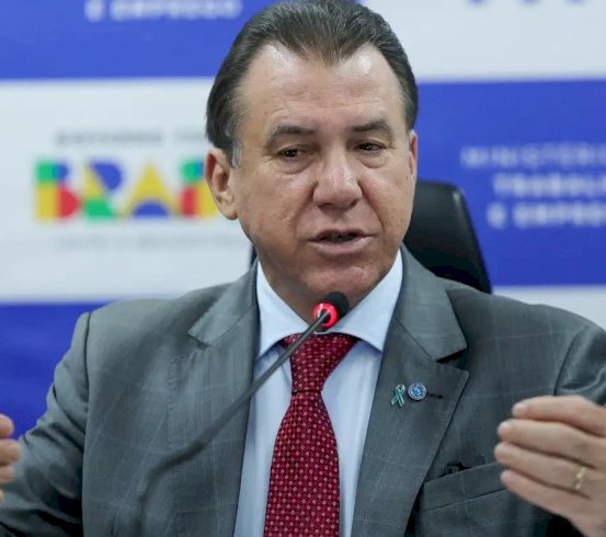 Brasil fecha 2025 com aumento de 5% no estoque de empregos