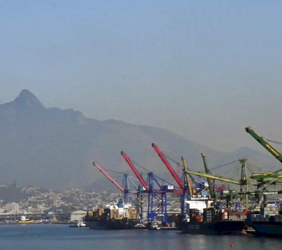 Superávit comercial cresce 10,8% em maio puxado por soja e cobre