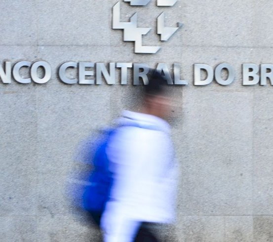 Mercado eleva projeção de inflação e vê Selic em 14% ao ano em 2026