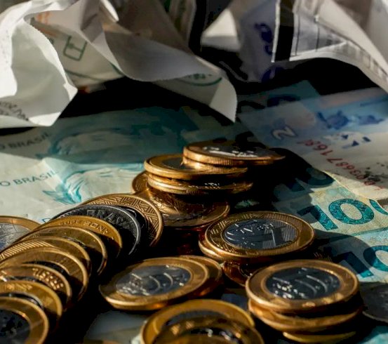 Economia cresce 0,7% em maio, puxada por consumo das famílias, diz FGV