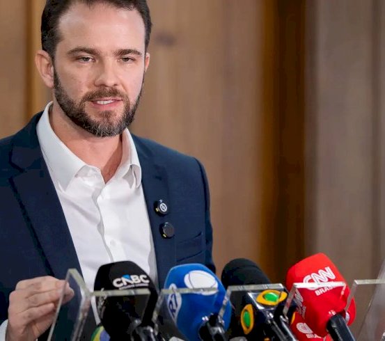 Previsão de superávit no Orçamento de 2027 está mantida, diz Durigan