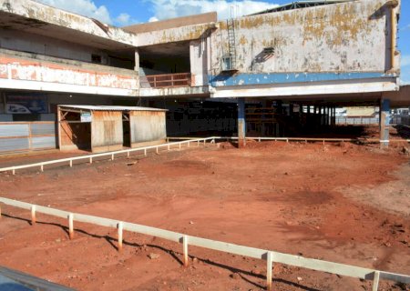 Em oito meses de revitalização da antiga rodoviária, apenas 6% foram concluídos