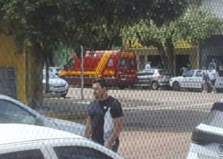 Bandidos armados invadem relojoaria, fazem limpa e deixam propriet&aacute;rio ferido