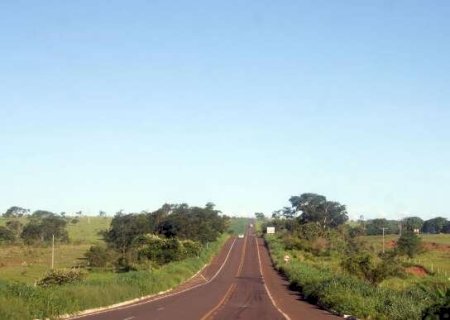Motorista de caminhonete morre em colis&atilde;o frontal com carreta