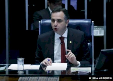 Após alta do dólar, Pacheco condiciona isenção do IR à situação fiscal