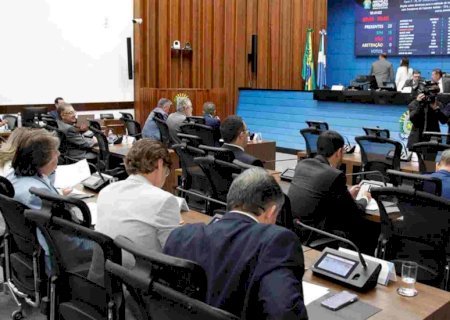 Deputados estaduais aprovam incorporação de benefício à Polícia Civil e outras sete propostas