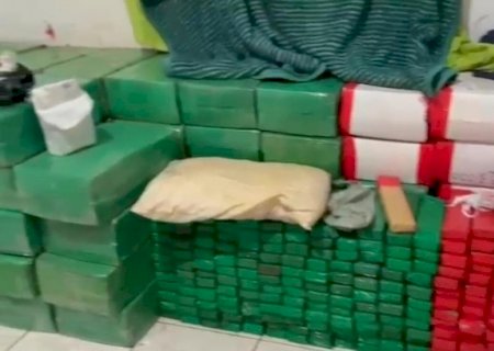 VÍDEO: Policiais fecham entreposto em casa e apreendem duas toneladas de maconha