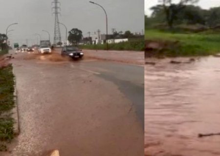 VÍDEO: Ruas se transformam em ‘rios’ com forte enxurrada durante chuva em Campo Grande