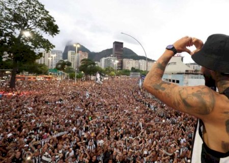 Campeões da Libertadores são recebidos por milhares de torcedores no Rio: ‘É tempo de Botafogo’