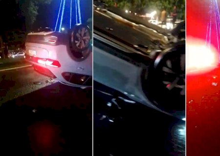 Motorista capota carro na Av. Afonso Pena e é encaminhado para a Santa Casa