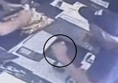 VÍDEO: Idoso se passa por cliente e furta corrente de ouro de R$ 5 mil de joalheria de Campo Grande