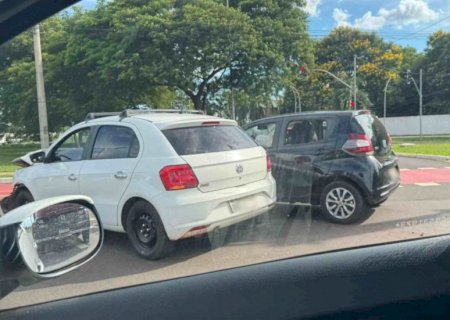 Faixa da Duque de Caxias é interditada após motoristas serem flagrados discutindo no trânsito