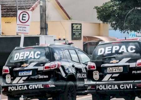 Idoso procura delegacia após ter agredido pela namorada enquanto dirigia em Campo Grande