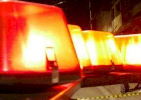 Acidente em cruzamento deixa motociclista gravemente ferido em Campo Grande