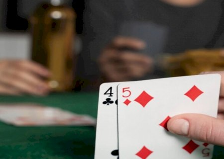 Partida de truco no almoço de Natal acaba com briga e homem esfaqueado em Bonito