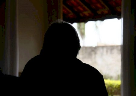 Mulher é resgatada de cárcere após ex-genro encontrar bilhete com pedido de socorro em Campo Grande