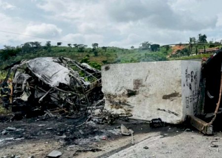 Motorista de carreta envolvida em acidente com 41 mortes em MG se entrega à polícia