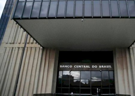 Banco Central anuncia primeira intervenção no câmbio em 2025