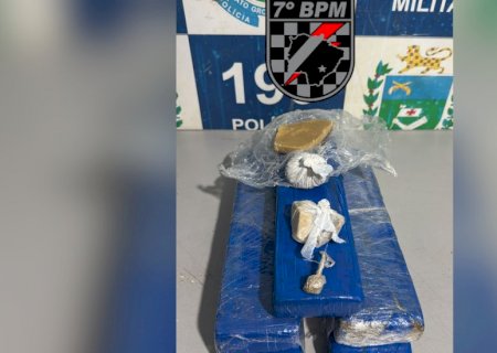 Mulher é presa após ser flagrada retirando cocaína de monte de areia em Aquidauana