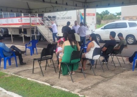 Carreta da Justiça presta atendimento a 130 pessoas em Figueirão