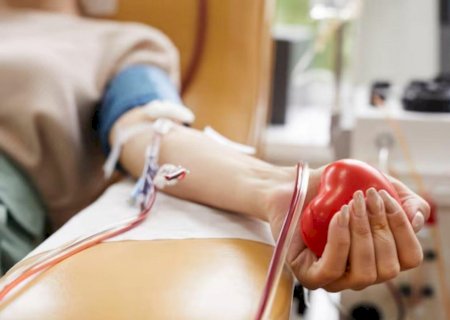 Professores aprovados em concurso unem solidariedade e protesto com doação de sangue no Hemosul