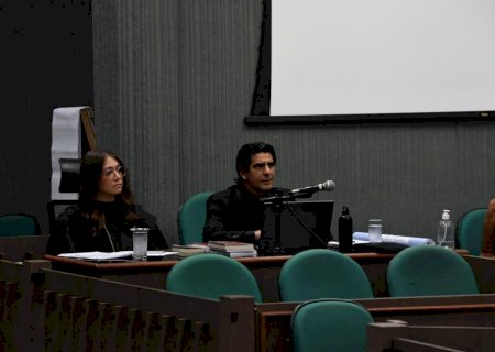 Sem comparecer ao 1° julgamento do ano, homem acusado de homicídio é absolvido 