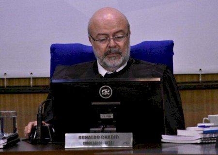 Após ter pedido negado e mesmo afastado, Chadid vai ao STJ para voltar a receber R$ 98 mil