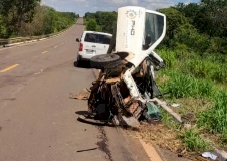Motorista morre ao bater carro de frente com carreta na MS-040 em Santa Rita do Pardo