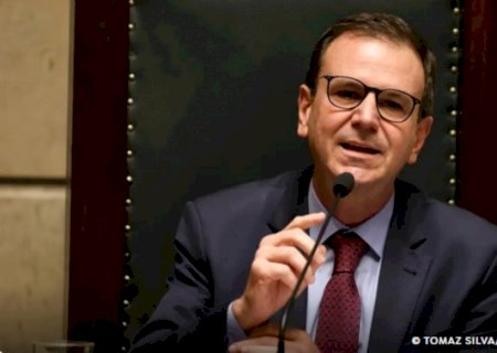 Paes assume novo mandato e propõe Força Municipal armada
