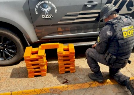 Passageiro de van é preso com 30 quilos de maconha na MS-164