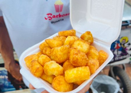 ‘Patrimônio da Ary Coelho’, Barbosa vende pipoca na praça há 28 anos e inova com porção de queijo frito