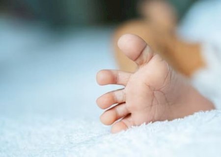 Mãe é proibida de manter contato com bebê de 6 meses após ameaçar cortá-lo em pedaços