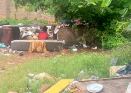 Moradores denunciam barracões, cracolândia e lixão em terreno no Tiradentes