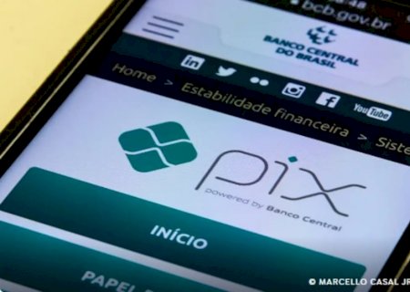 Lula faz Pix para desmentir notícia falsa sobre taxação