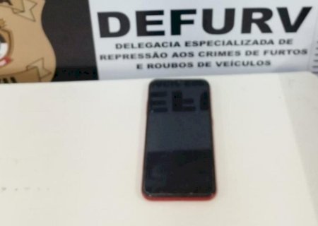 Mulher compra celular roubado por R$ 100 e é presa no Noroeste