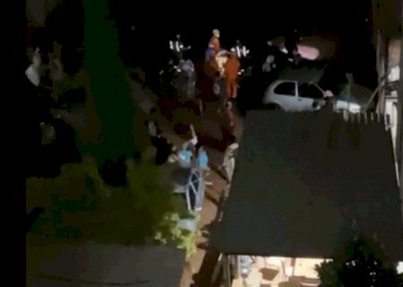 Jovem que caiu do 3º andar de condomínio havia discutido com a mãe momentos antes