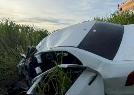 Motorista de 29 anos morre em acidente com carreta na BR-267