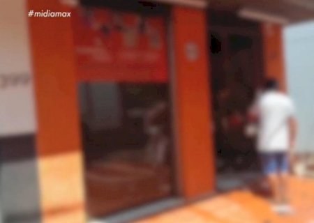VÍDEO: Ex invade loja de celulares e atira várias vezes contra mulher e amiga em MS