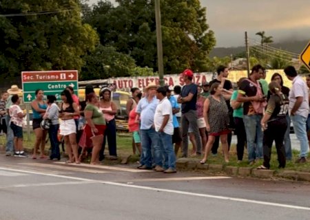 Moradores fazem protesto na BR-163 após morte de criança atropelada