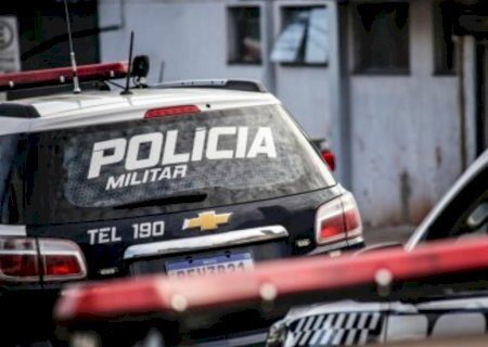 Moradores acionam a polícia após encontrarem homem com diversas perfurações pelo corpo na Vila Danúbio Azul