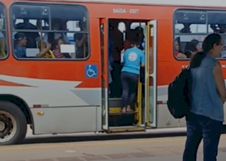 Ônibus quebra durante embarque de passageiros no Terminal Bandeirantes