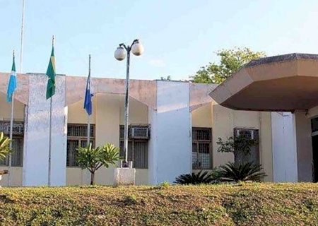 Em contrato emergencial de 6 meses, Ladário pagará R$ 2,4 milhões por serviços nas escolas