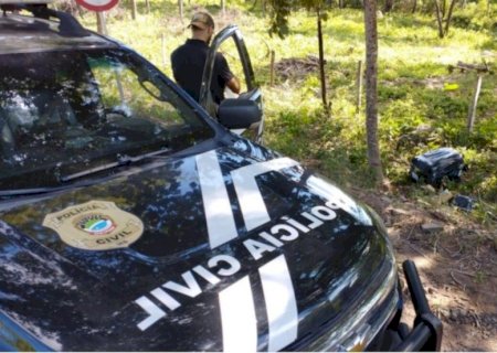 Funcionários de limpeza encontram sacos com skunk e cocaína abandonados