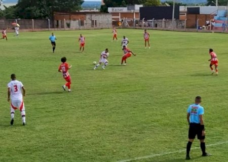 Coxim vence a primeira no Estadual e sai da lanterna da competição