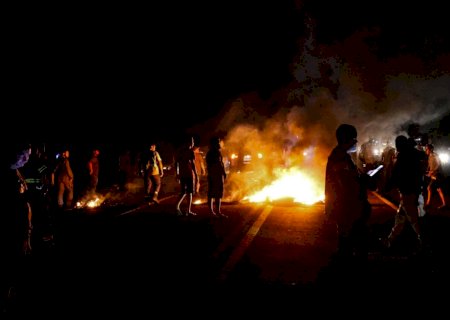 Trecho da BR-262 próximo ao Balneário Atlântico é liberado por manifestantes