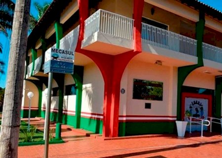 Câmara de Caarapó pagou salário 25% acima do previsto a presidente, aponta TCE-MS