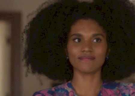 Glorinha consegue aprovação para seu salão: Resumo Garota do Momento, capítulo do dia 22/02/2025