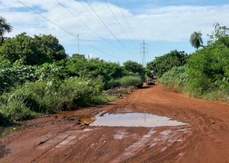 Pesadelo de moradores em dia chuvoso, avenida do Rancho Alegre ganha manifestação: ‘lamaçal’