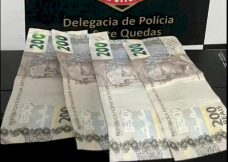 Jovem é presa por agredir e roubar o próprio pai